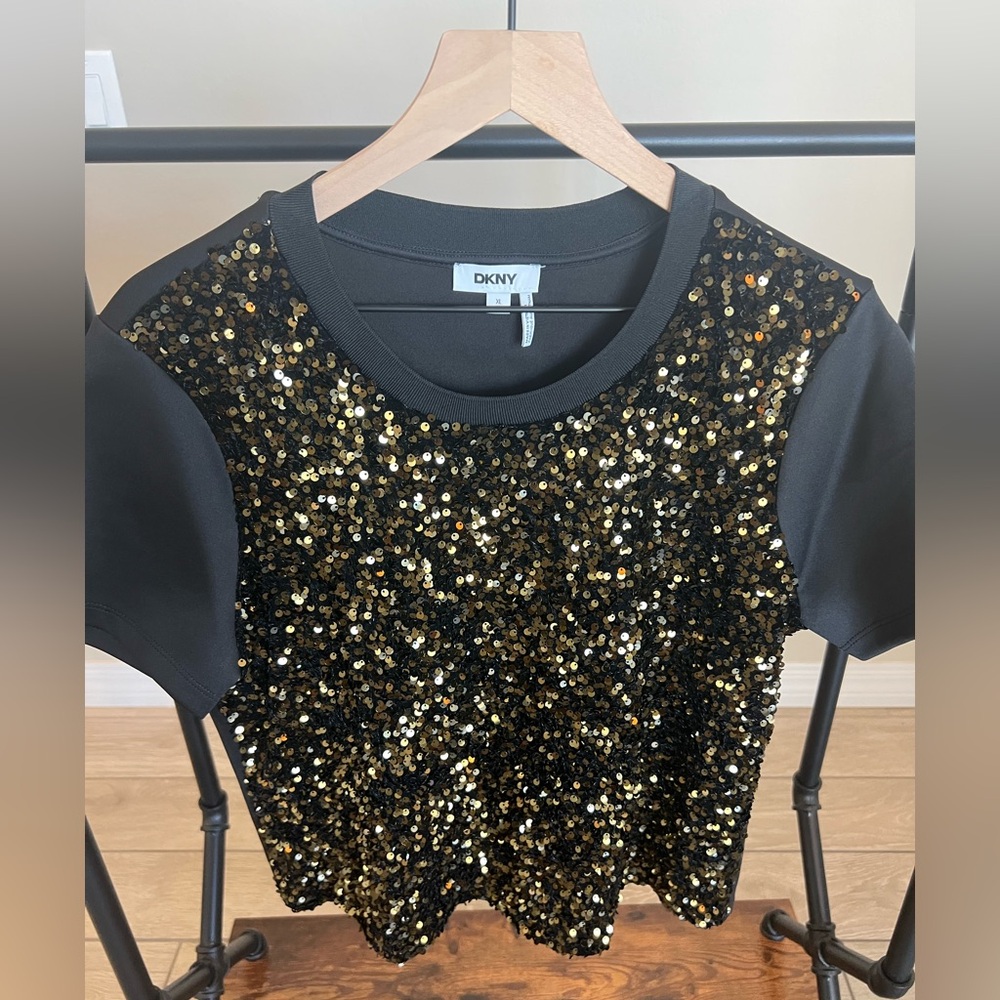 DKNY Black and Gold Sequin Short Sleeve Top
